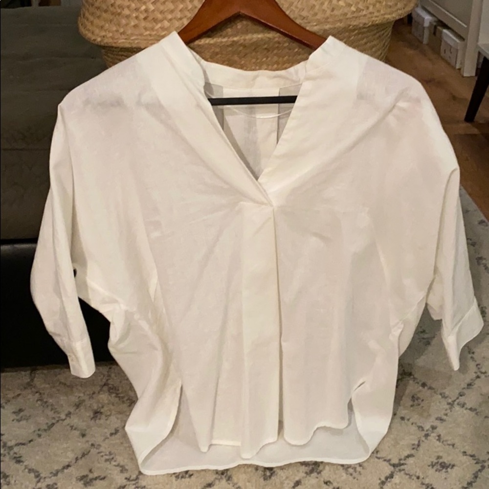 GU Japan brand linen top in white. Small. NWOT